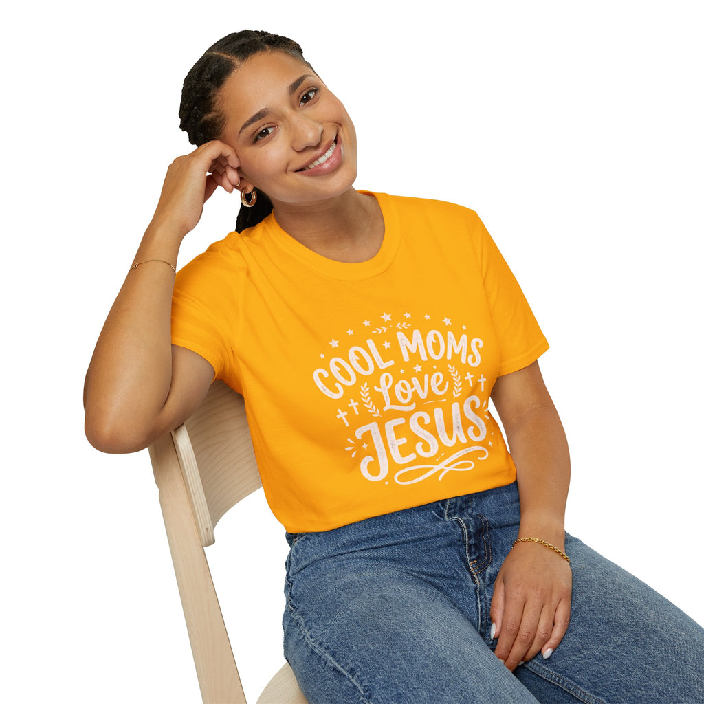 “Cool Moms Love Jesus” T-Shirt ✝️💖