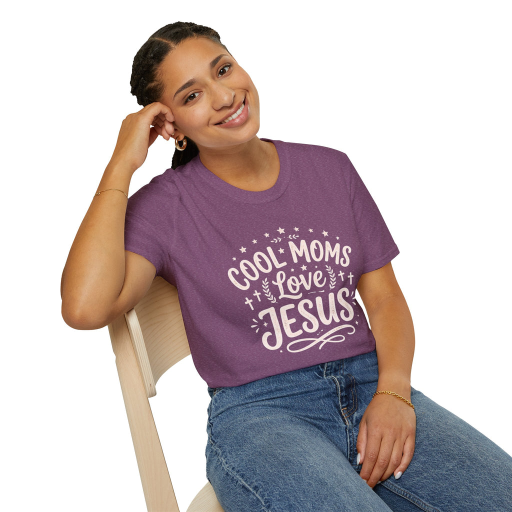 “Cool Moms Love Jesus” T-Shirt ✝️💖